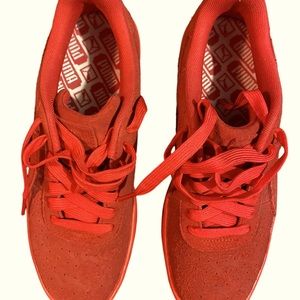 Puma women very comfortable sneaker